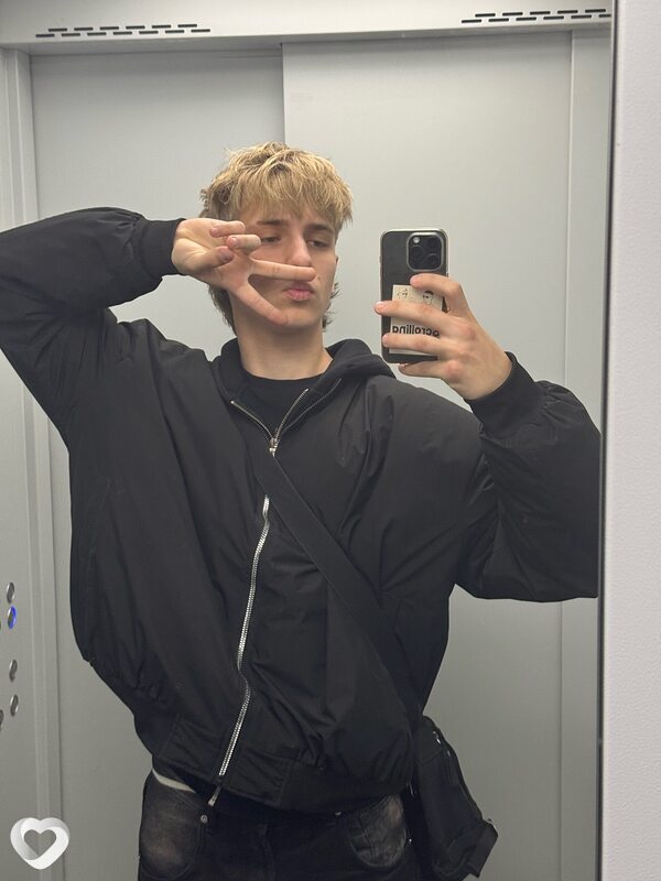 Максим, 19, Минске — анкета №2473005