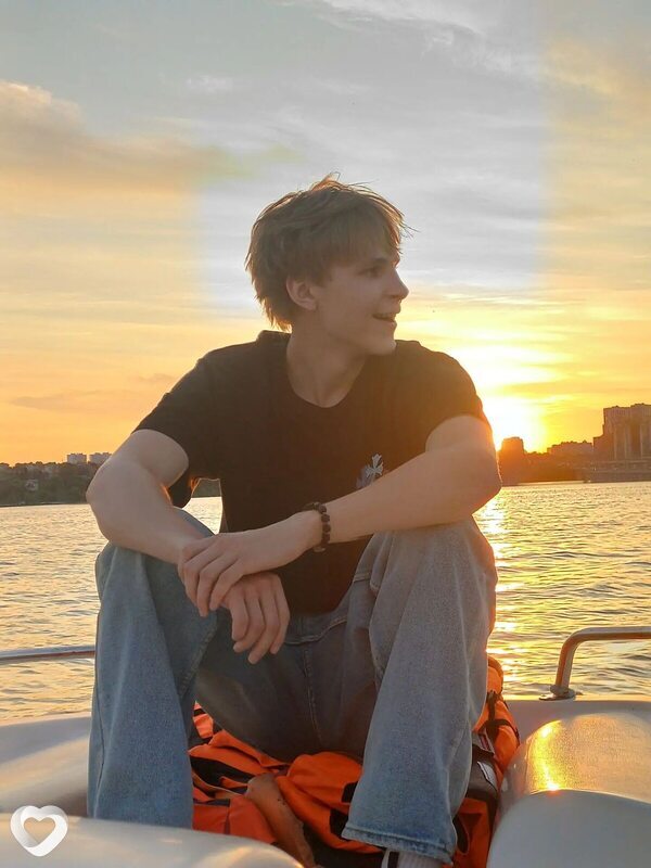 Максим, 20, Воронеже — анкета №2473162
