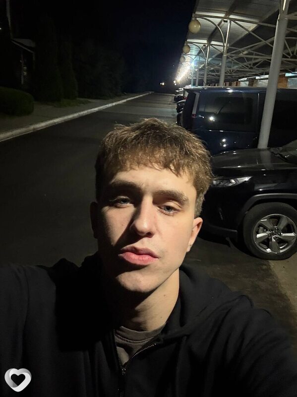 Максим, 25, Воронеже — анкета №2474205