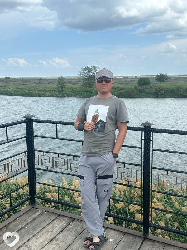 Рустем, 25, Энгельсе — анкета №2475205