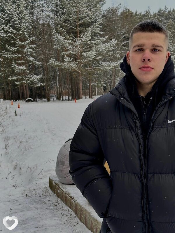 Владимир, 19, Москве — анкета №2477231