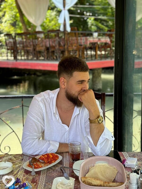 Алик, 29, Москве — анкета №2477841