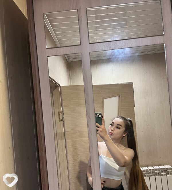 Катюшка, 19, Москве — анкета №2478256