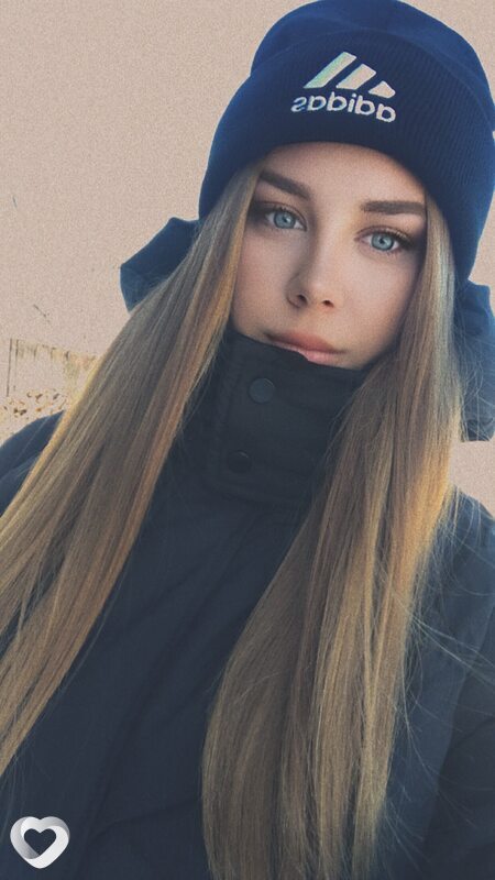 Алена, 23, Уссурийске — анкета №2481117