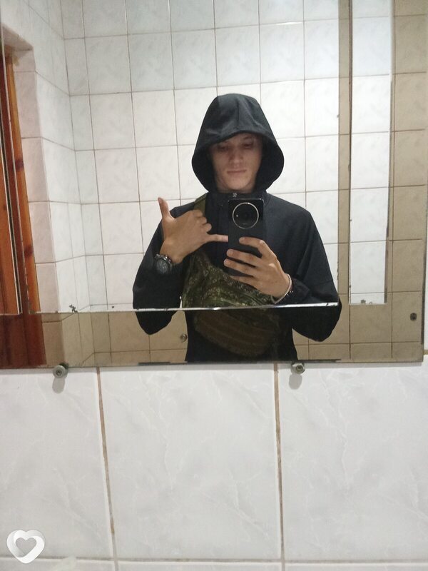 Maksim, 20, Донецк (Ростовская Обл.) — анкета №2481782