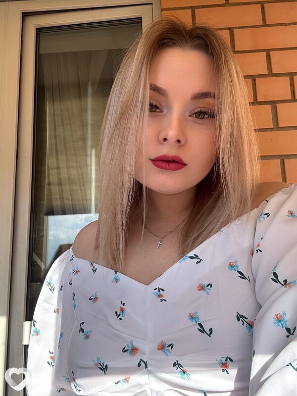 Карина, 23, Москве — анкета №2482183
