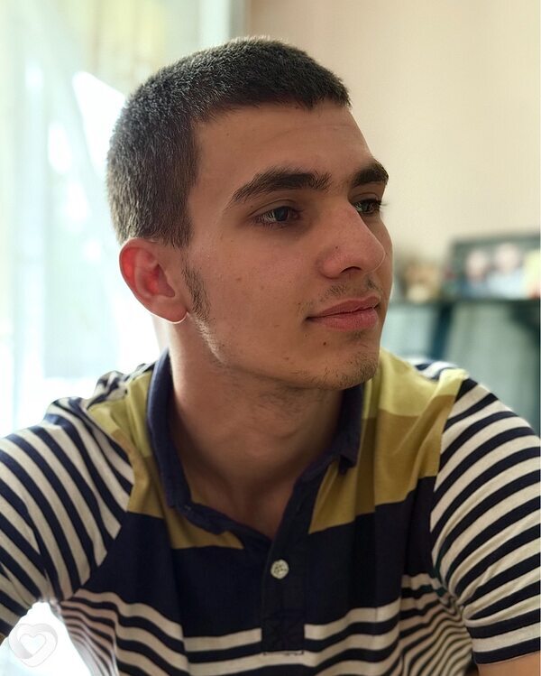 Эдгар, 20, Пятигорске — анкета №2483930