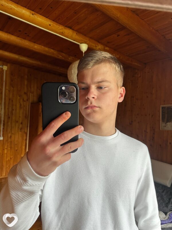 Владислав, 20, Сосновом Боре — анкета №2484352