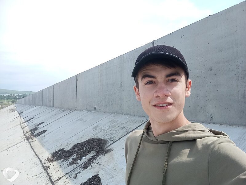 Артур, 20, Черкесске — анкета №2484320