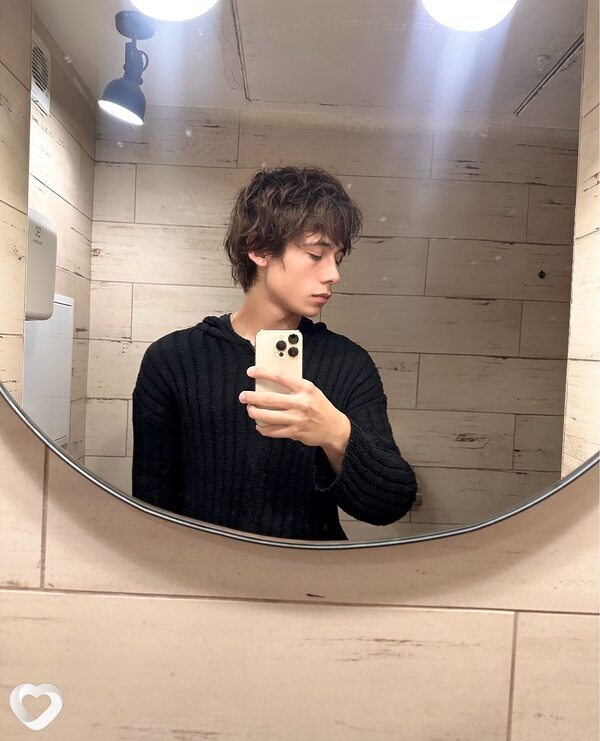 Илья, 19, Москве — анкета №2484695