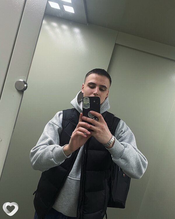 Александр, 21, Норильске — анкета №2484771