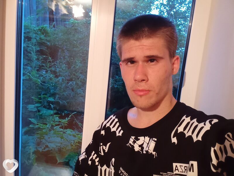 Павел, 21, Барнауле — анкета №2485192