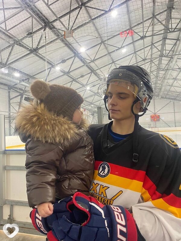 Максим, 20, Москве — анкета №2486321