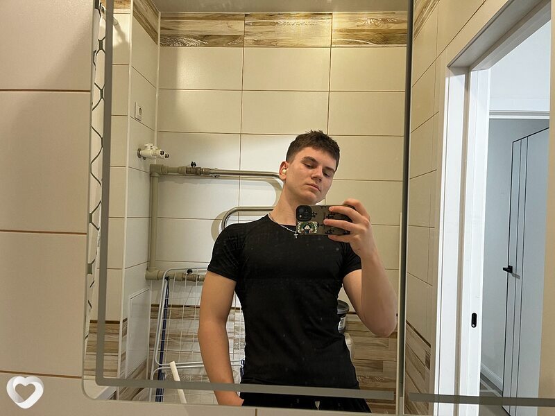 Данил, 19, Барнауле — анкета №2488248