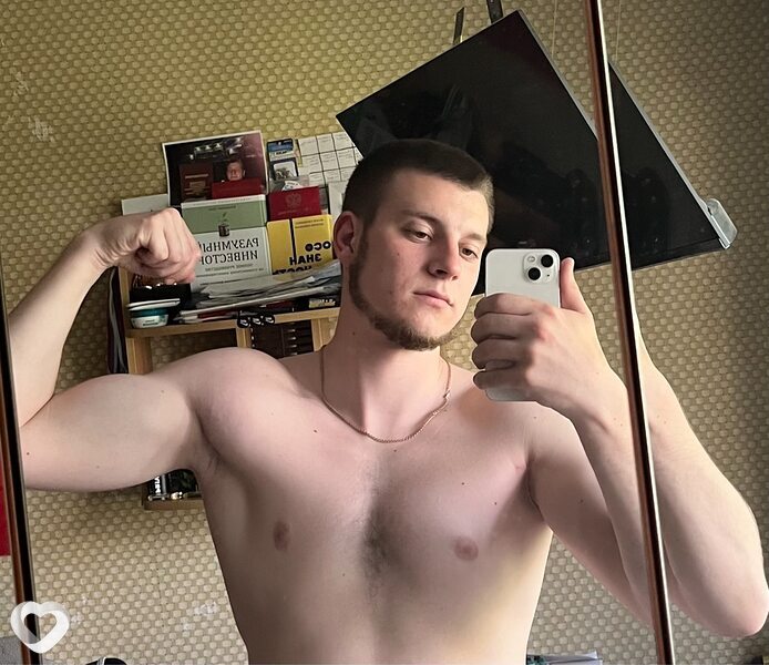 Илья, 22, Ярославле — анкета №2489132