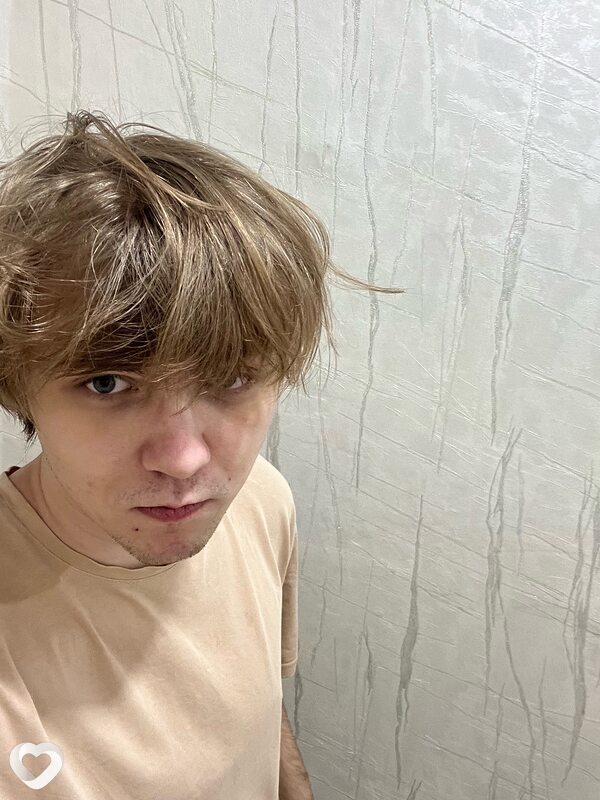 Максим, 20, Москве — анкета №2490547