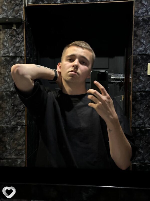 Олег, 22, Луганске — анкета №2490995