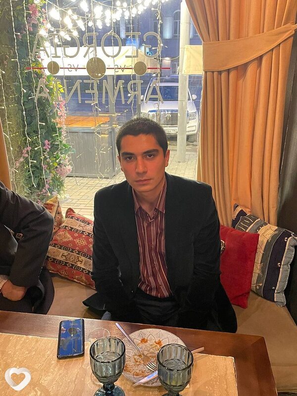 Самвел, 21, Екатеринбурге — анкета №2493300