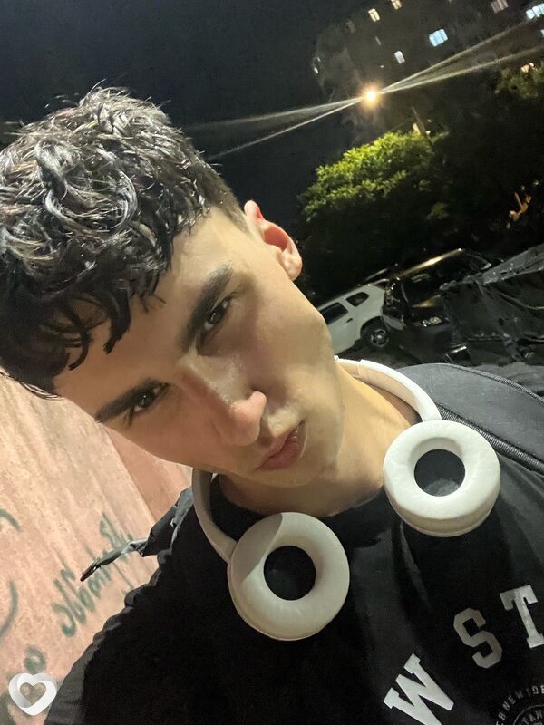 Андрей, 20, Батуми — анкета №2494245