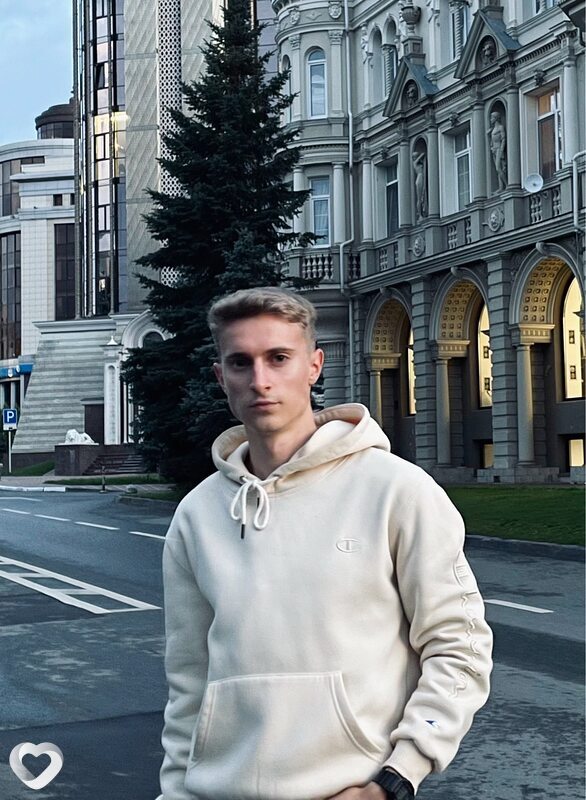 Илья, 22, Самаре — анкета №2494136
