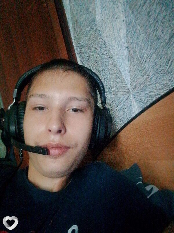Виталий, 20, Томске — анкета №2494671
