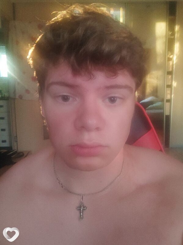 Кирилл, 21, Екатеринбурге — анкета №2495686