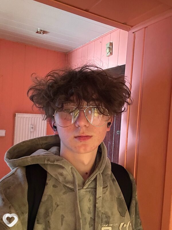 Андрей, 19, Варшава — анкета №2496755