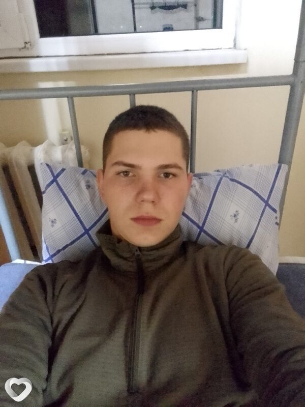 Олег, 22, Калининграде — анкета №2497107