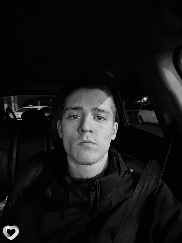 Влад, 21, Москве — анкета №2499196