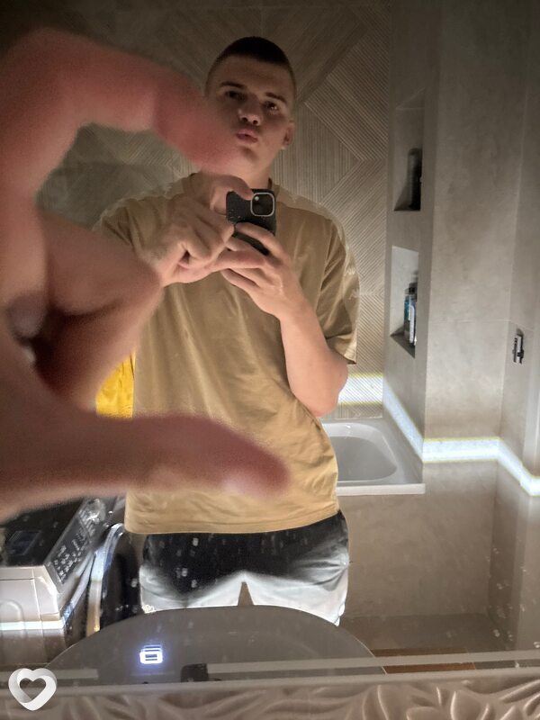 Антон, 21, Казани — анкета №2499225