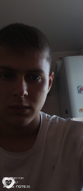 Павел, 19, Черногорске — анкета №2499380