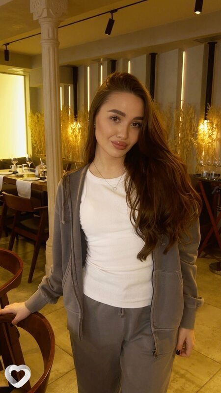 Карина, 21, Москве — анкета №2499390