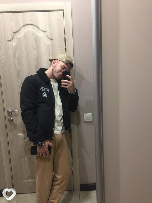 Виталий, 25, Энгельсе — анкета №2499560