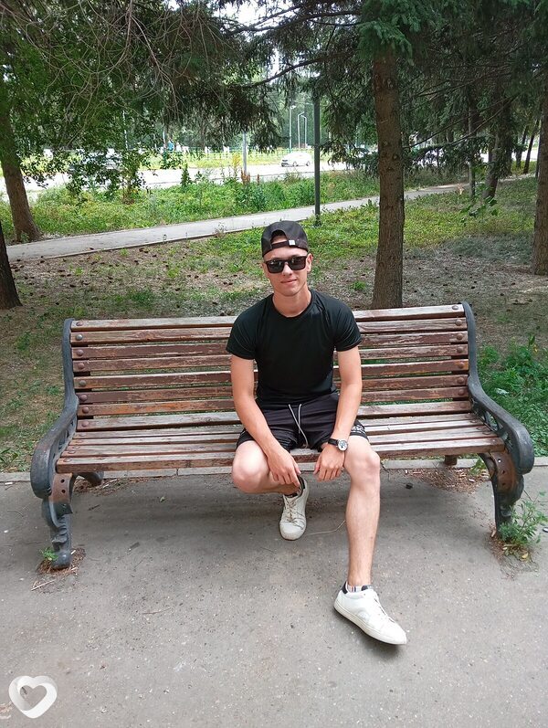 Oleg, 20, Усть-Каменогорск — анкета №2500150