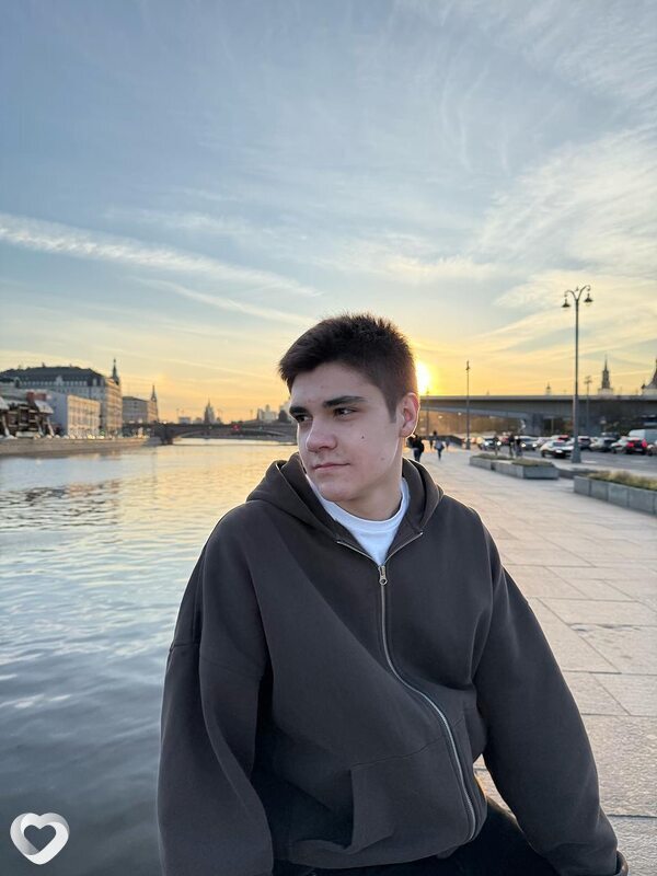 Михаил, 26, Москве — анкета №2501291
