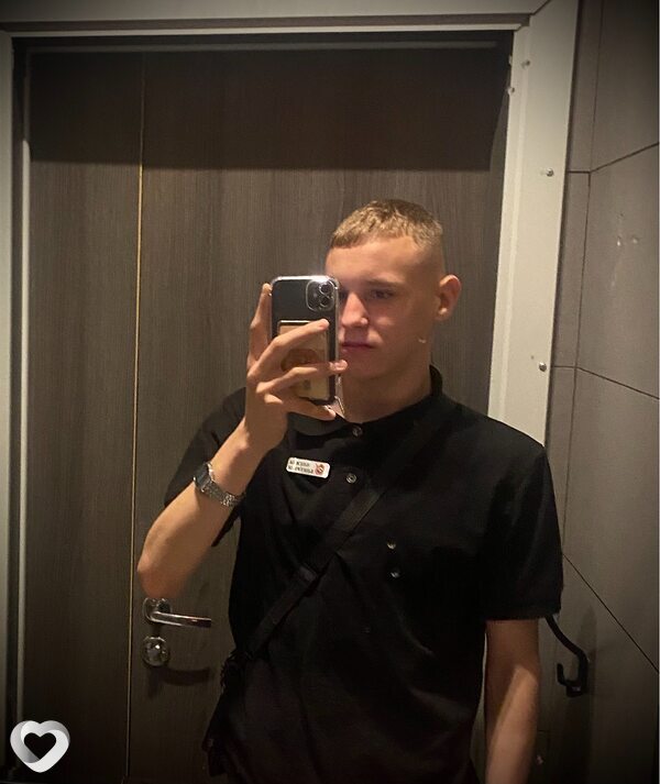 Дмитрий, 19, Хабаровске — анкета №2501102