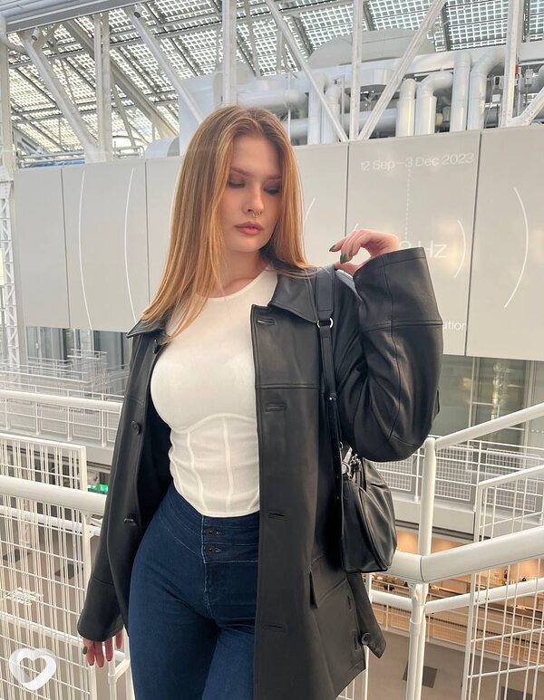 Алина, 22, Новосибирске — анкета №2501774