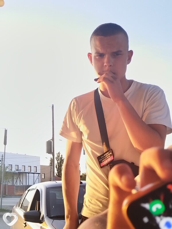 Денис, 19, Москве — анкета №2501780