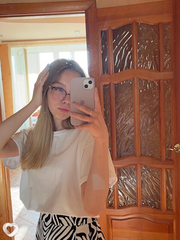 Катя, 20, Омске — анкета №2502417