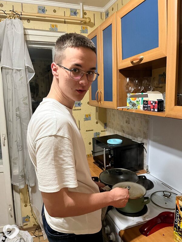 Денис, 19, Минске — анкета №2503544