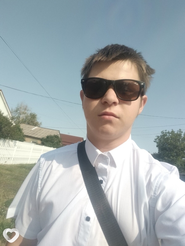 Антон, 19, Москве — анкета №2503687