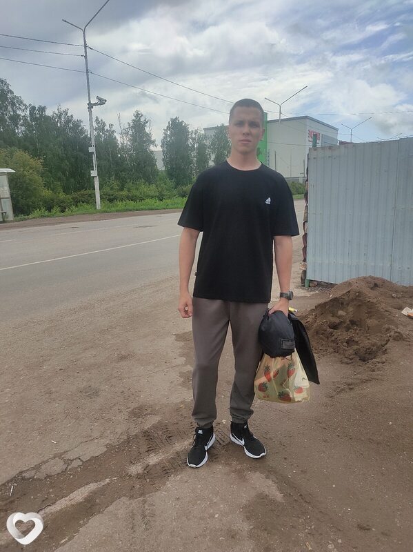 Евгений, 21, Москве — анкета №2503162
