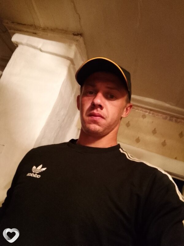 Ярик, 23, Ханты-Мансийске — анкета №2503251