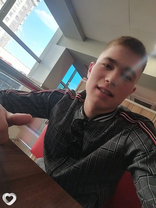 Андрей, 24, Мариуполе — анкета №2504530