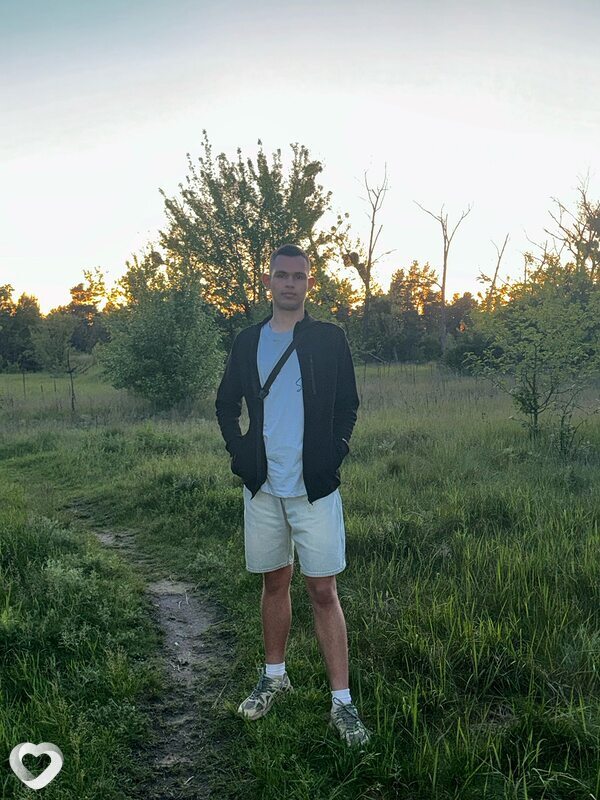 Антон, 20, Пинске — анкета №2504859