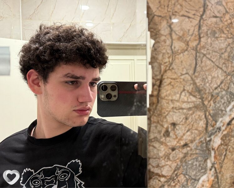 Эрик, 21, Москве — анкета №2505483