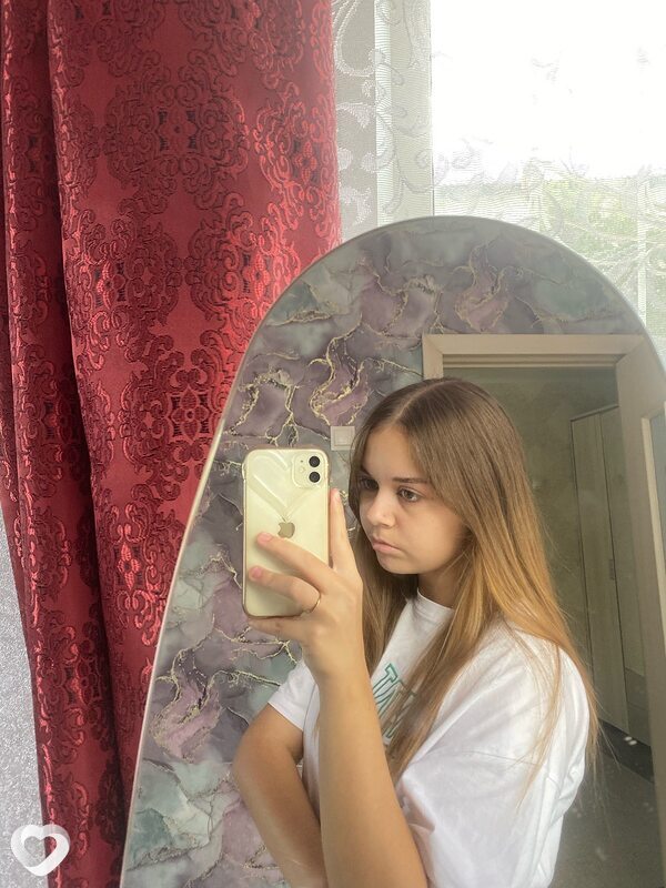 Надя, 19, Ялуторовске — анкета №2508368
