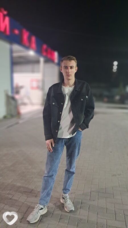 Максим, 20, Шахтах — анкета №2510437