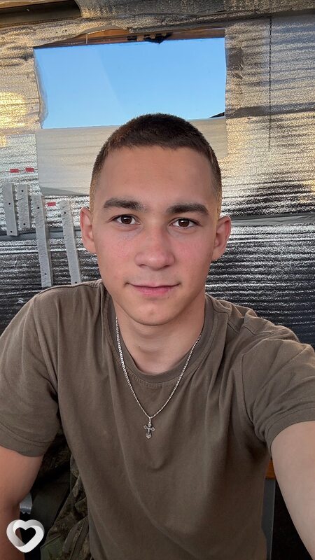 Илья, 23, Екатеринбурге — анкета №2510765