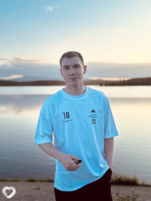 Евгений, 22, Североуральске — анкета №2511707